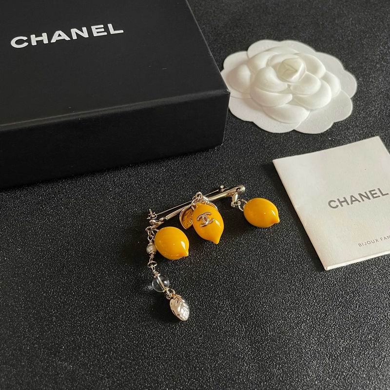 Chanel Brooch 05yxs124